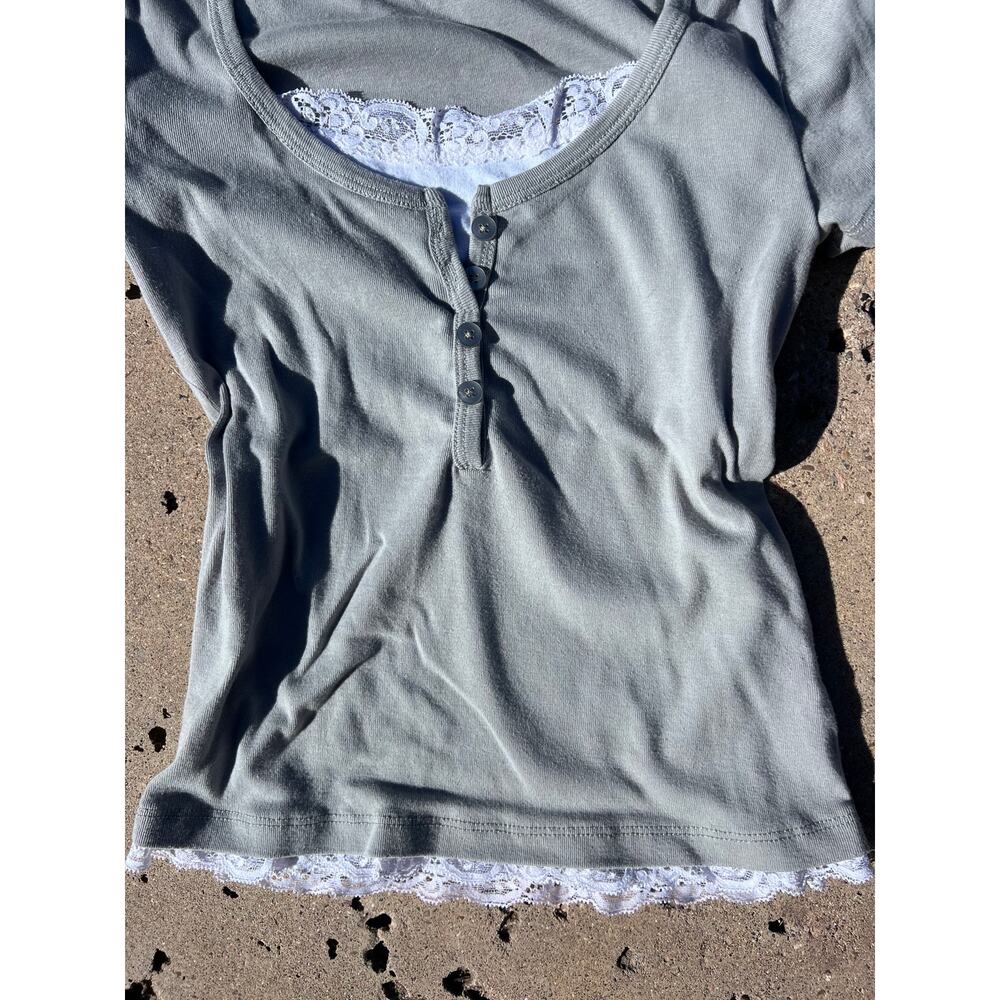 Hippie Rose Gray Button Front Lace Trim Layered Tee Top Women’s Size S